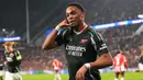 Berkat hasil ini, Arsenal sangat difavoritkan lolos ke perempat final. Arsenal akan ganti menjadi tuan rumah dalam laga leg kedua yang digelar tengah pekan depan. (AP Photo/Peter Dejong)