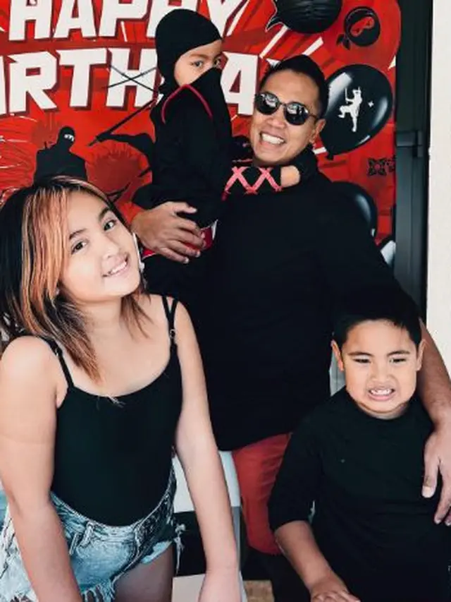 Potret Kedekatan Nia Ramadhani dan Mikhayla