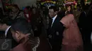 Wiranto saat menghadiri resepsi pernikahan Acara resepsi pernikahan Gibran Rakabuming Raka dengan Selvi Ananda, Solo, Kamis (11/6/2015). Resepsi pernikahan malam hari ini dihadiri oleh para tamu VIP dan VVIP. (Liputan6.com/Faizal Fanani)