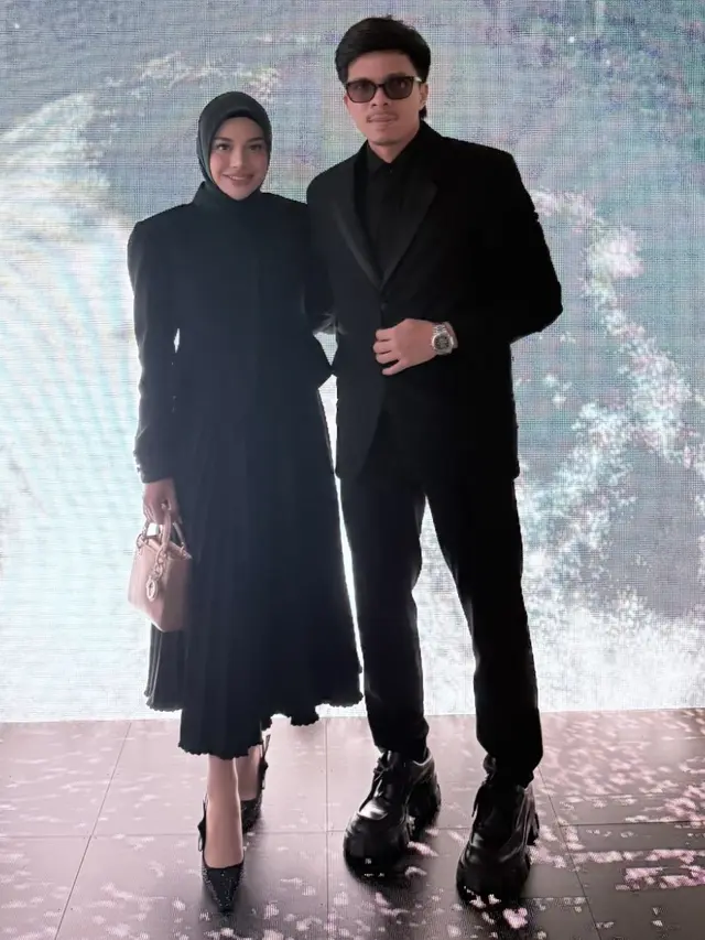 Geng Cendol Tampil Serba Hitam Hadir Resepsi Pernikahan Luna Maya