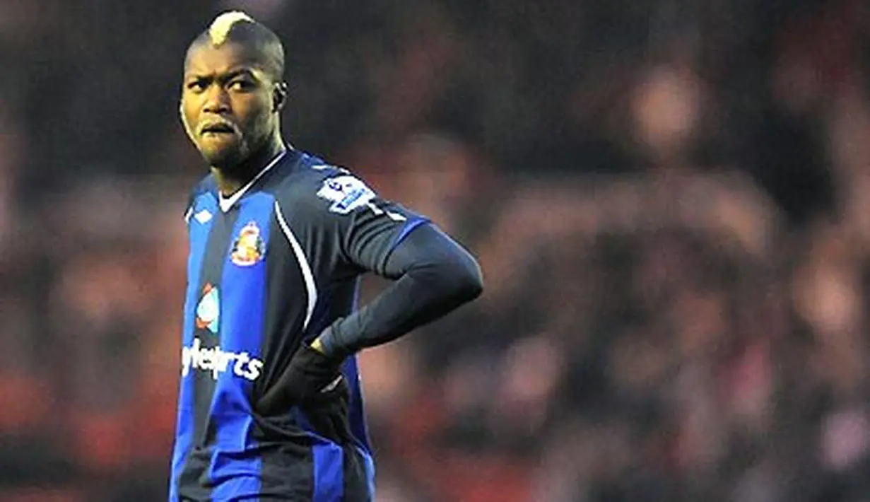 Sunderland's Djibril Cisse reacts after missing an opportunity against Middlesbrough during English Premier league match at Riverside Stadium, Middlesbrough, on January 10, 2009. AFP PHOTO/ANDREW YATES