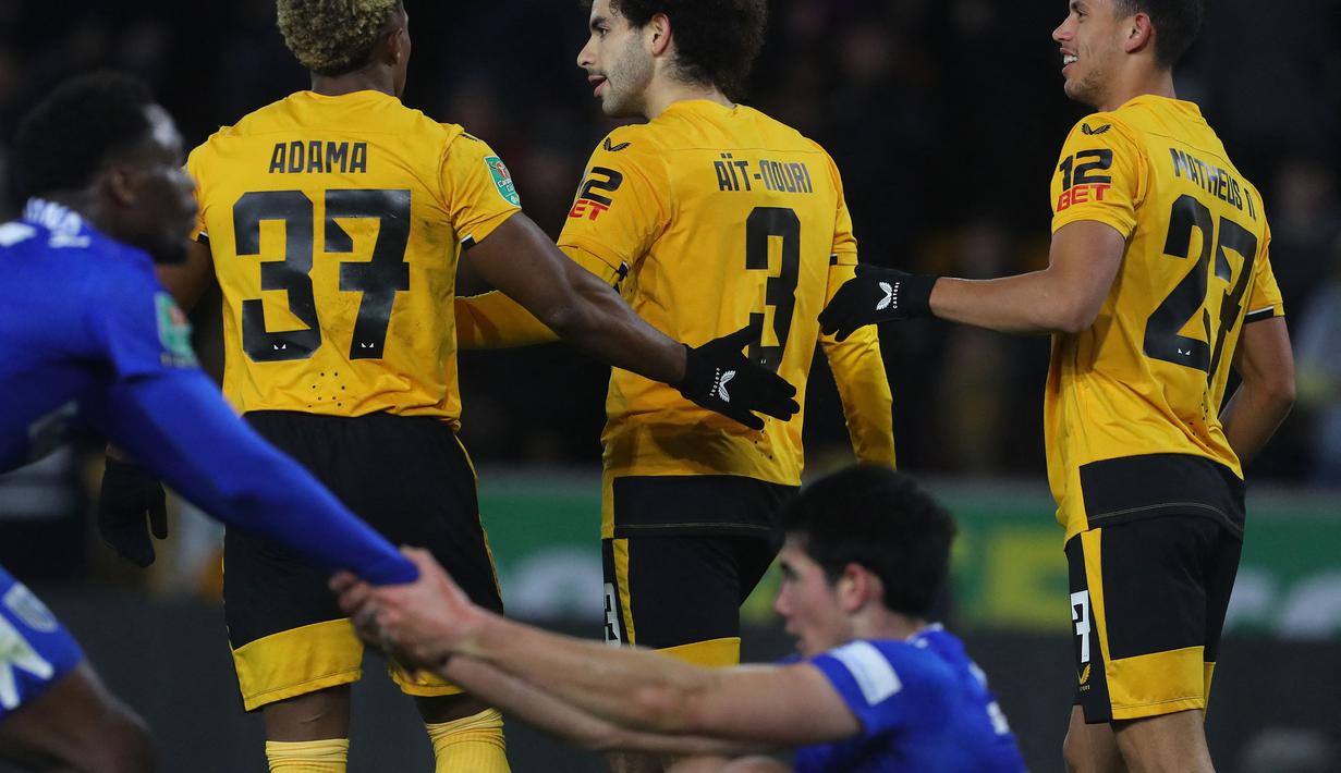 Kebobolan dua gol tanpa balas membuat kiprah Baggott bersama Gillingham FC di Carabao Cup harus terhenti. Meski demikian, ia masih akan bermain di Piala FA melawan Leicester City pada awal Januari 2023 nanti. (AFP/Geoff Caddick)