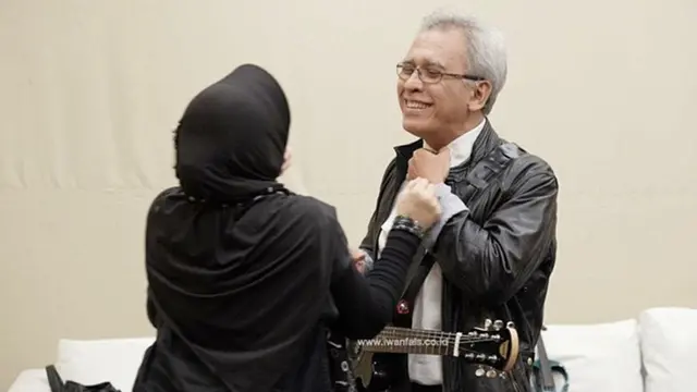 39 Tahun Bersama, Ini 6 Momen Manis Iwan Fals dan Sang Istri yang Harmonis