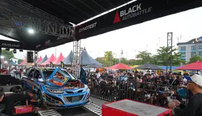 Ratusan Mobil Modifikasi Adu Keren di Solo, Ada yang Punya 21 Fitur Motorized
