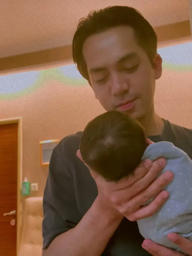 Fita Anggriani Melahirkan Anak Kedua