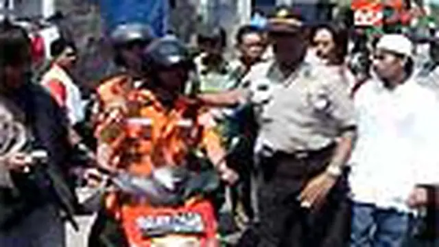 FPI Bentrok di Markas Ahmadiyah