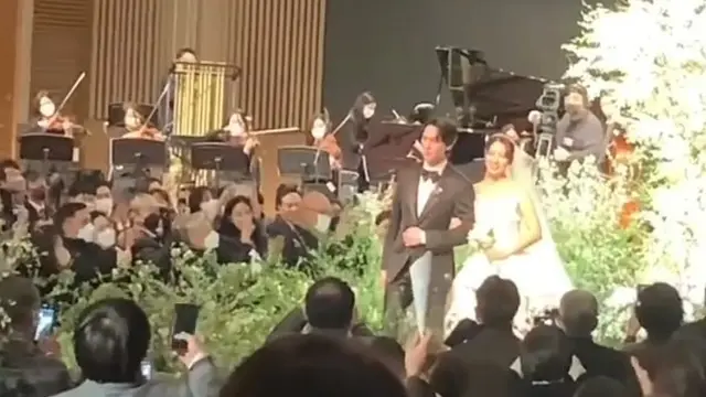 10 Potret Pernikahan Park Shin Hye dan Choi Tae Joon, Penuh Bahagia