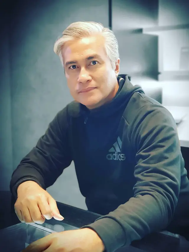 Usia 50-an Tahun, Ini 7 Potret Seleb Pria Indonesia yang Awet Muda