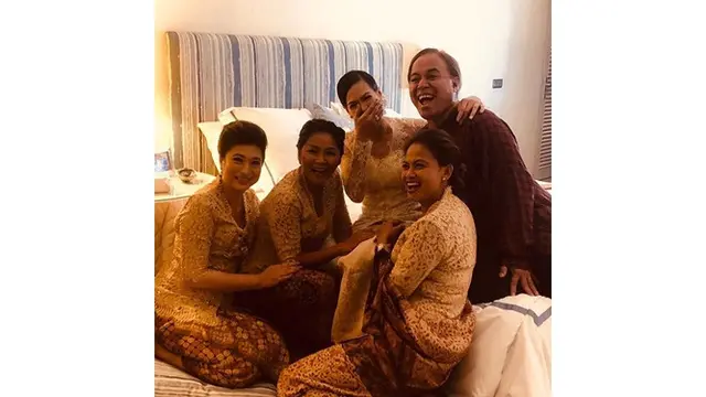 Donna Harun Dikabarkan Menikah Lagi, Ini 4 Potretnya Saat Kenakan Kebaya