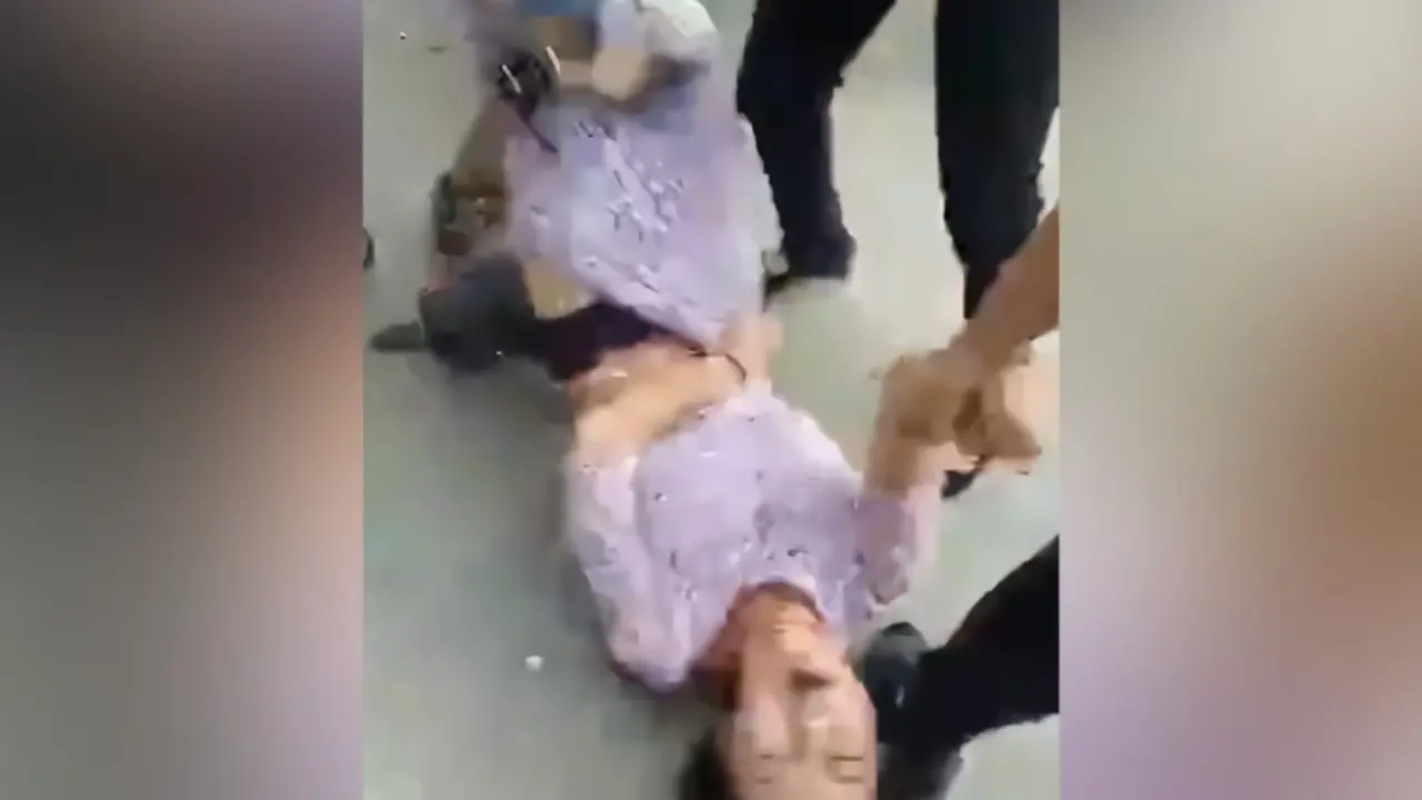 Dianggap Selingkuhan, Wanita Hamil Dikeroyok dan Diinjak Perutnya