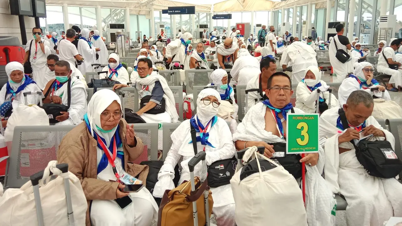 Kedatangan jemaah haji Indonesia kuota tambahan di Bandara Madinah. (FOTO: MCH PPIH ARAB SAUDI 2023)