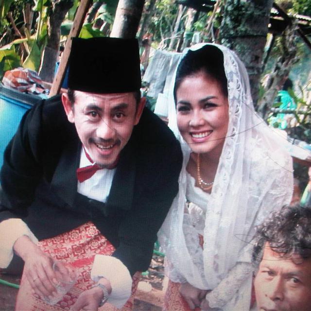 6 Potret lawas pernikahan Epy Kusnandar dan Karina Ranau, dipisahkan maut setelah 17 tahun bersama