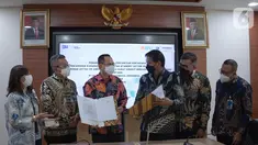 PT Askrindo dan PT Bank Negara Indonesia Tbk menandatangani Perjanjian Kerja Sama Penjaminan Garansi Bank Dan / Atau Standby Letter Of Credit Serta Penjaminan Letter Of Credit Dan / Atau Surat Kredit Berdokumen Dalam Negeri, di Graha Askrindo Kemayoran, Selasa (5/4/2022). (Liputan6.com/HO/Iqbal)