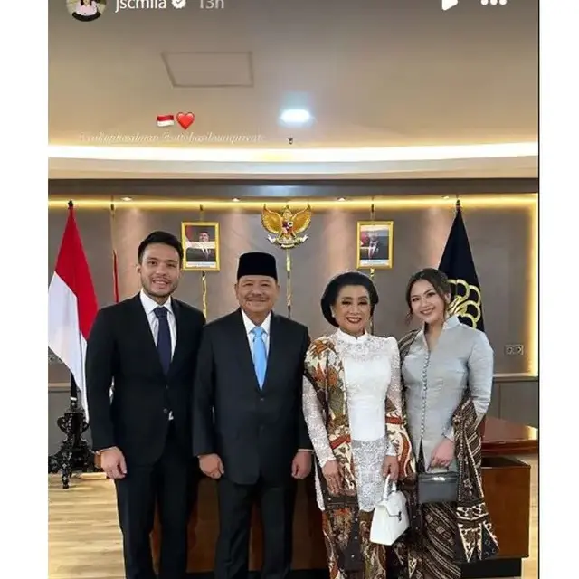 Potret 6 Artis Dampingi Ayah di Acara Pelantikan, Asila Maisa Tampil Memesona