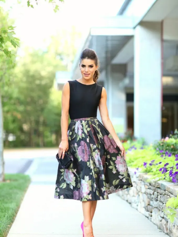 [Bintang] 5 Alasan Kenapa Cewek Harus Punya Rok Midi