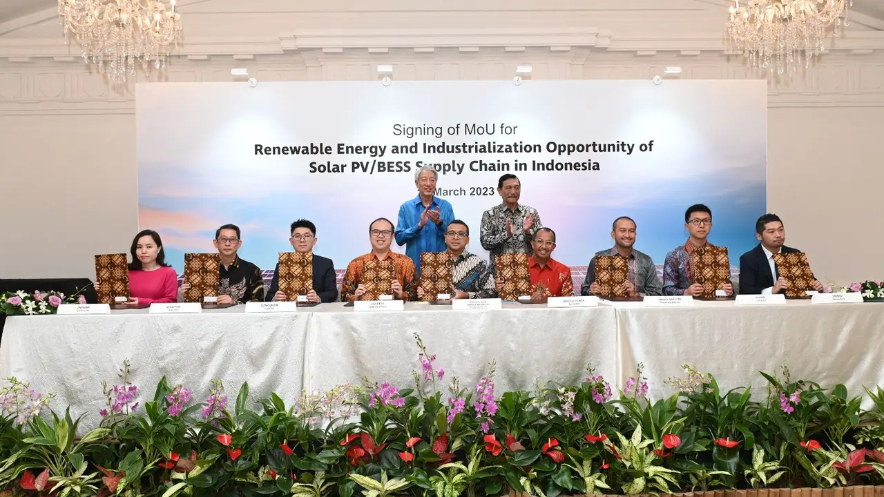 Kementerian Koordinator Bidang Kemaritiman dan Investasi Republik Indonesia telah melakukan penandatanganan nota kesepahaman dengan Kantor Perdana Menteri Singapura untuk pengembangan EBT di sela sela kegiatan tahunan Leader’s Retreat di Singapura.