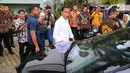 Capres 01 Joko Widodo usai memberikan keterangan pers di Plataran Menteng, Jakarta, Kamis (18/4). Dalam keterangannya Jokowi memaparkan hasil quick count dari 12 lembaga survei yang 100% sudah selesai, Jokowi-Amin memperoleh 54,55 % suara dan Prabowo-Sandi mendapat 45,5%. (Liputan6.com/Angga Yuniar)