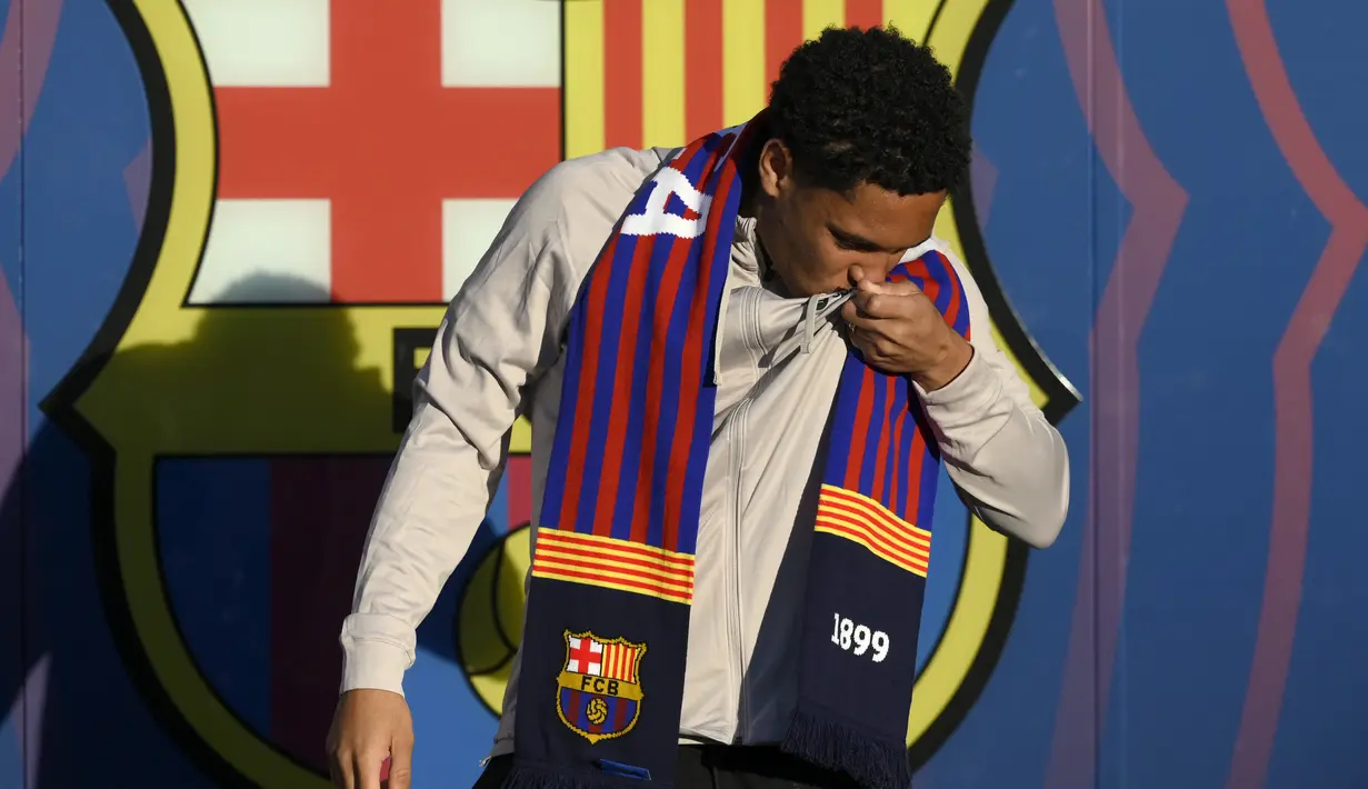 Pemain Baru Barcelona Vitor Roque Resmi Berlabuh - Foto Liputan6.com