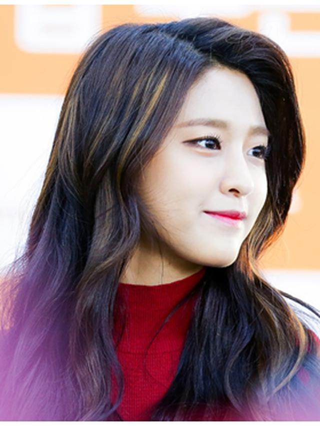 [Bintang] Taeyeon SNSD dan Seolhyun AOA