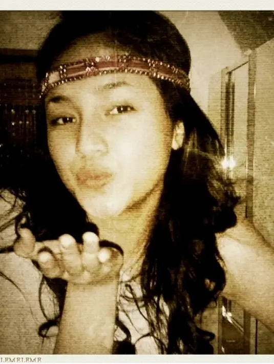 Marshanda yang sering kali berubah-rubah,  tidak sedikit warganet yang menanggap Caca sedang mencari jati diri. Hal itu terlihat dari komentar netizen dalam foto tersebut. (Instagram/marshanda99)