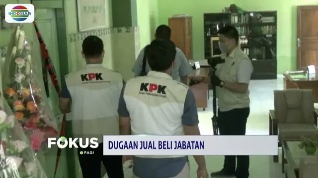 KPK geledah ruang kepala Kanwil Kemenag Jawa Timur dan Kemenag Kabupaten Gresik terkait kasus OTT Romahurmuziy.