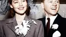 Ava Gardner menikah dengan Mickey Rooney saat usianya 19 tahun. Rooney dikabarkan melamar Ava pada  kencan pertama dan mengulanginya selama 24 kali. Mereka bercerai setahun kemudian.(Daily Mail)