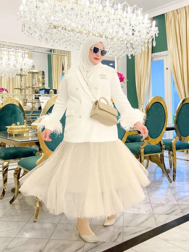 8 Ide OOTD Hijab Rok Tutu dari Tasyi Athasyia hingga Citra Kirana