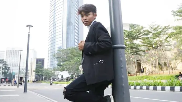 Kini Terkenal, Ini 6 Potret Roy 'ABG Citayam' yang Sempat Tolak Beasiswa dari Sandiaga Uno