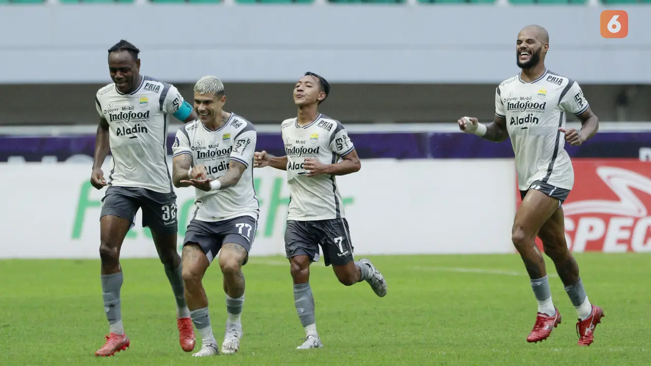 Rans Nusantara Vs Persib Bandung