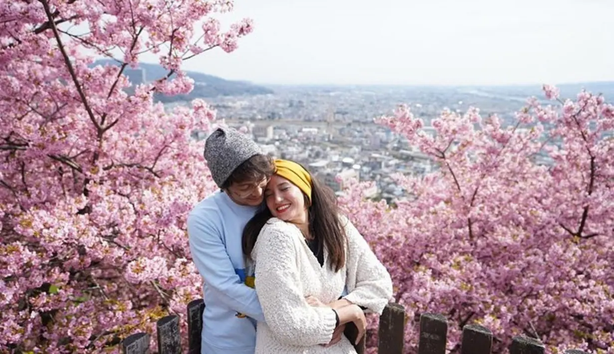 Nadine Chandrawinata dan Dimas Anggara (Instagram/dimsanggara)