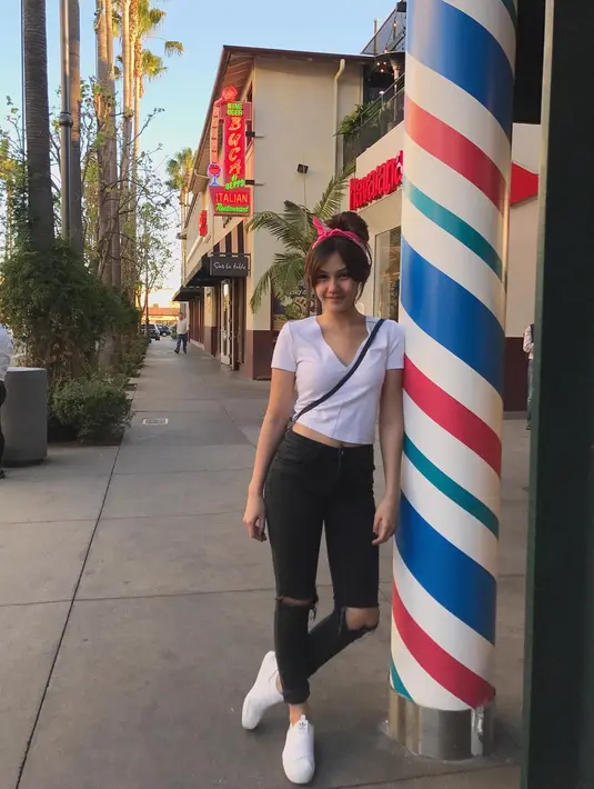 Tercatat Vanesha Prescilla pernah menjadi finalis Gadis Sampul. (foto: instagram.com/vaneshaass)