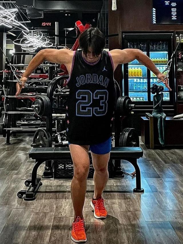 6 Potret Terbaru Billy Syahputra yang Disebut Makin Macho, Banjir Pujian