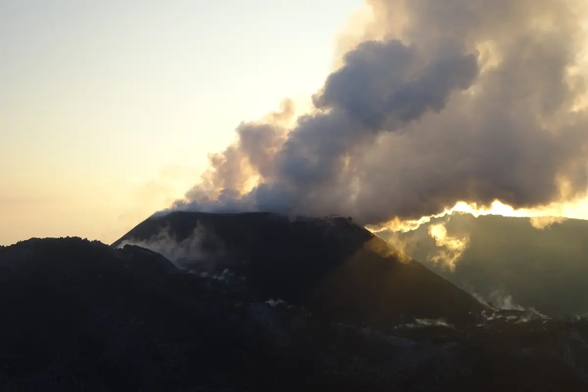 Gunung Ibu di Halmahera, Maluku