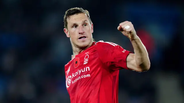 Foto: Chris Wood Acak-acak Pertahanan Leicester City, Nottingham Forest Tembus 5 Besar Klasemen Liga Inggris
