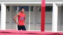 Atlet lompat tinggi putra DKI Jakarta, Rizky Ghusyafa saat melakukan lompatan pemecahan rekor pada Kejurnas Atletik di Stadion Madya Senayan, Jakarta, Selasa (8/5). Rizky gagal melampaui lompatan setinggi 2,16 meter. (Liputan6.com/Helmi Fithriansyah)