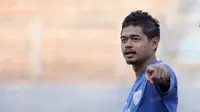 Bambang Pamungkas saat berseragam Pelita Bandung Raya. (Bola.com/Nicklas Hanoatubun)