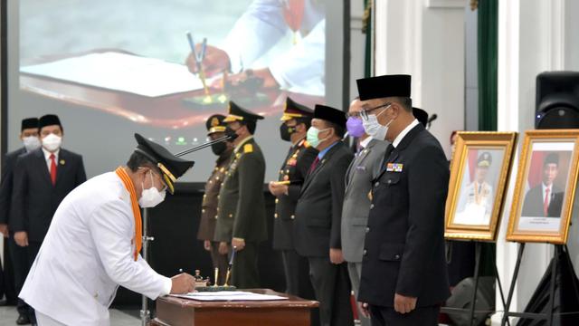Ini Pesan Gubernur Ridwan Kamil untuk Bupati dan Wakil Bupati Cianjur yang Baru