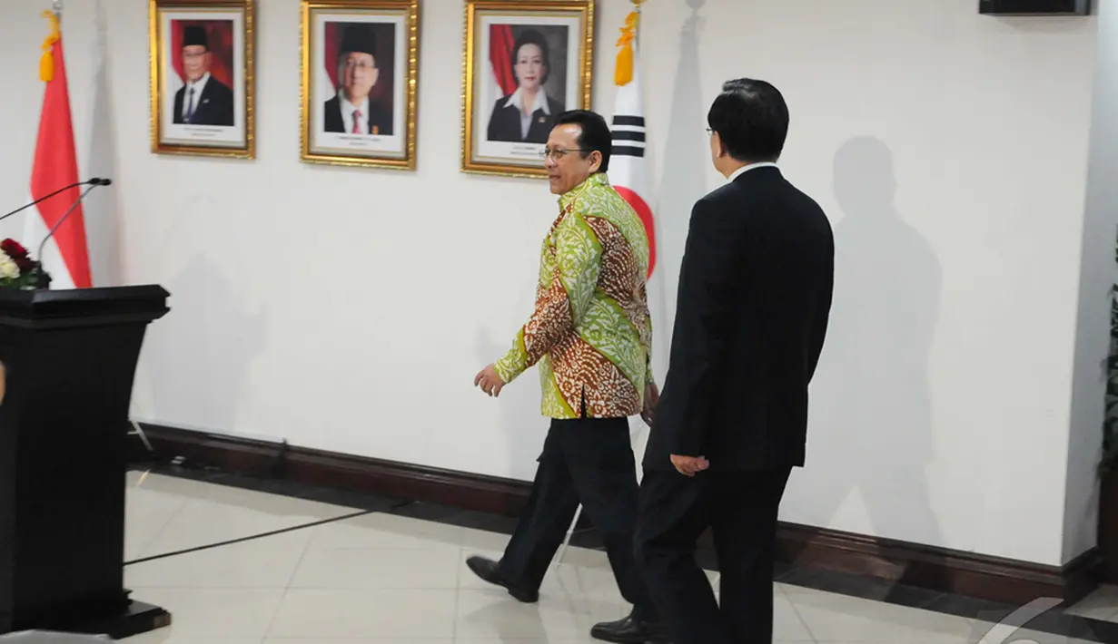 Irman Gusman saat menerima Ketua Parlemen Korea Selatan Chun Ui Hwa, Jakarta (22/12/2014). (Liputan6.com /Andrian M Tunay)