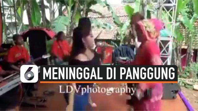 Video Emak Emak Meninggal Saat Joget Dangdut Di Panggung Citizen6 Liputan6 Com