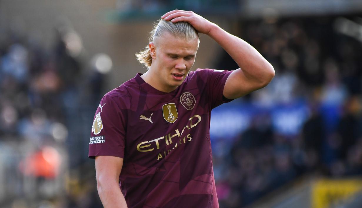 Erling Haaland Nampak frustasi usai gagal mencetak gol pada pertandingan Manchester City melawan Wolverhampton di laga pekan ke delapan Premier League 2024/2025 di Molineux, Minggu (20/10/2024) malam WIB.