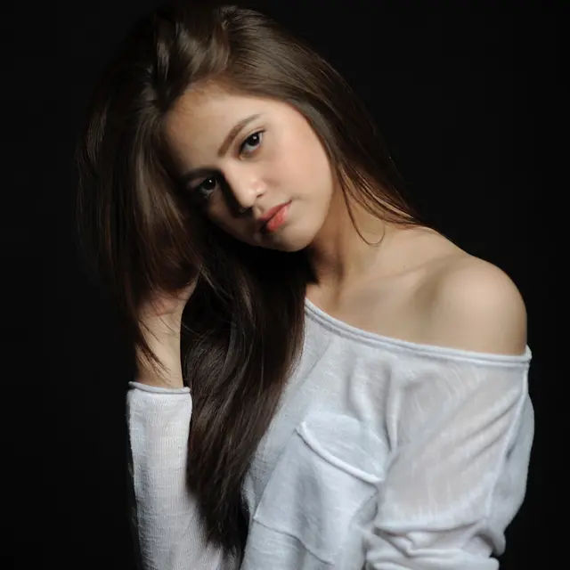 6 Potret Bintang FTV Maudy Effrosina, Disebut Mirip Selena Gomez