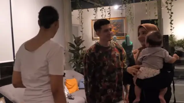 Didoakan Segera Diberi Buah Hati, Ini 6 Momen Zaskia dan Irwansyah Momong Kiano