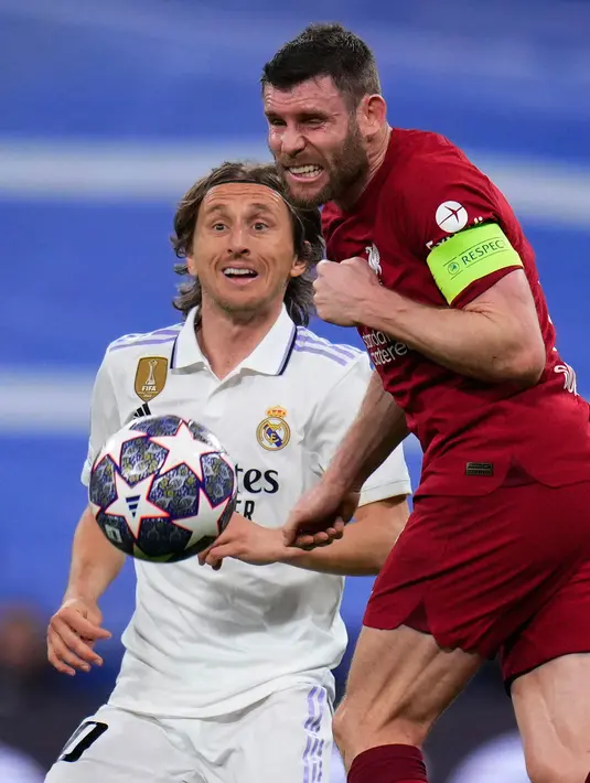 Pertandingan Liverpool lawan Real Madrid berjalan seru sejak kick off. Kedua tim sama-sama mendapatkan peluang namun skor 0-0 bertahan hingga babak pertama selesai. (AP Photo/Manu Fernandez)