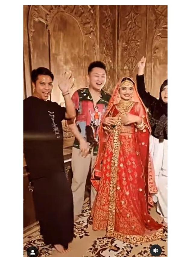 7 Gaya Pemotretan Ratu Sofya dengan Busana India, Banjir Pujian