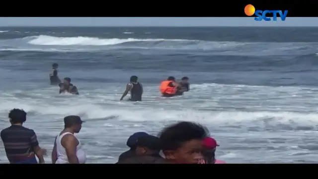 3 Wisatawan Tewas Terseret Ombak di Pantai Wotgalih 