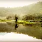 Untuk mencapai lokasi danau Situ Gunung, Anda perlu treking 1 km atau selama 45 menit. Foto: Ahmad Ibo