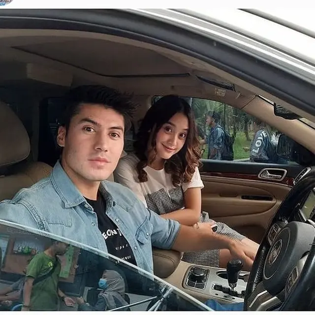Akting Bareng, Ini 6 Potret Kebersamaan Esta Pramanita dan Valentino Peter
