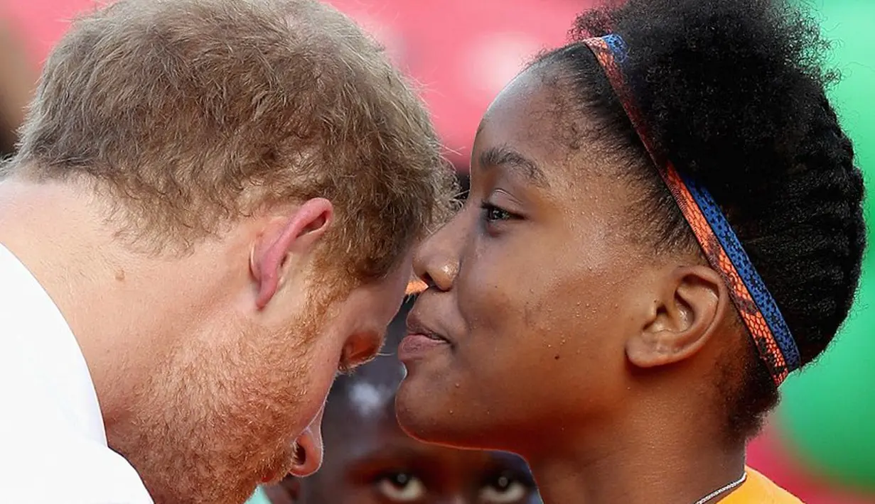 Sosok lelaki yang sedang ramai  dibicarakan soal hubungannya dengan Meghan Markle, nampaknya sudah melekat dalam dirinya sosok ayah yang menyayangi anak-anaknya. (doc.dailymail.com)