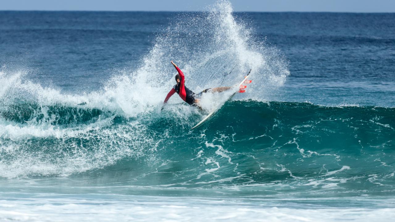 Kisah Pria Aceh Obati Trauma Tsunami dengan Mengajar Berselancar