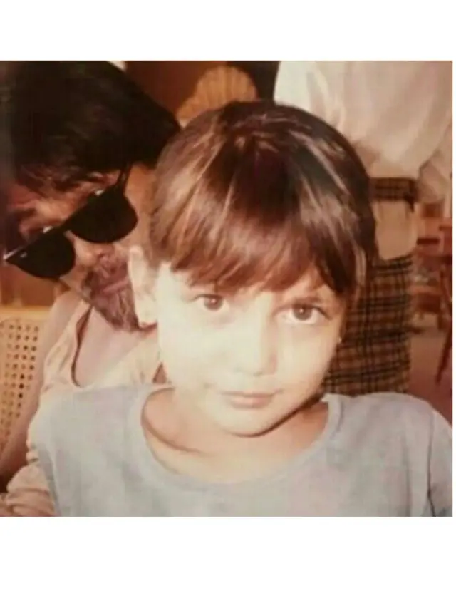 6 Potret Masa Kecil Luna Maya, Bule Banget